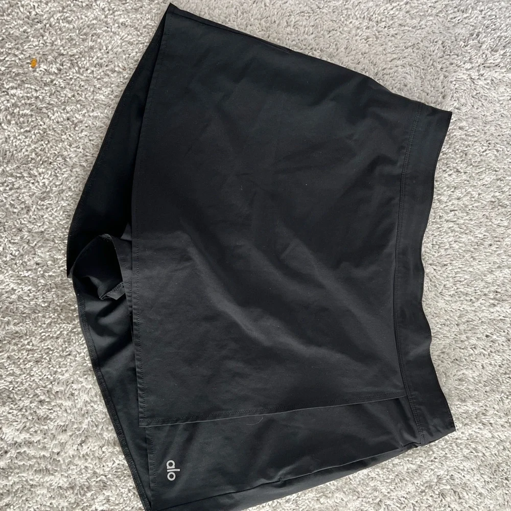 ALO Yoga Black Athletic skirt